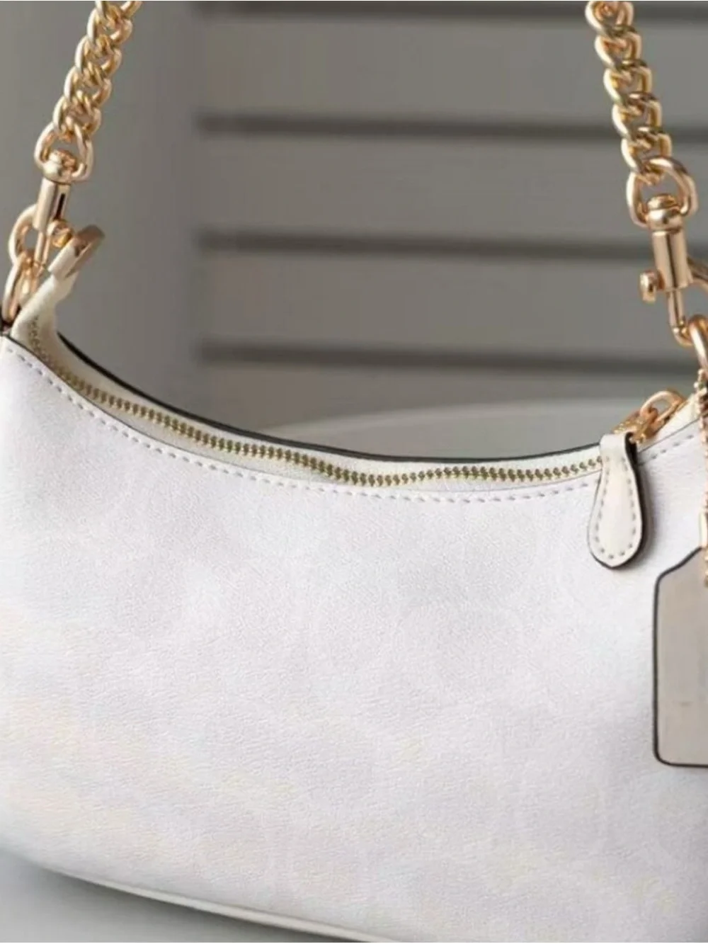 Coach White Leather Shoulder Bag with Gold Chain Strap